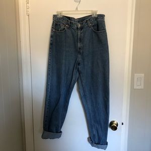 Vintage 560 Levi’s High-Waisted Jeans